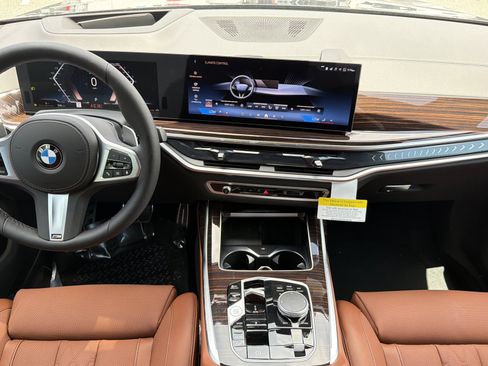 New 2027 BMW X7 xDrive40i w/ M Sport Package AWD/4WD image 17