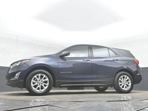 Used 2019 Chevrolet Equinox LS FWD image 41