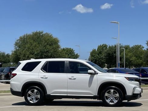 Certified 2024 Honda Pilot EX-L image 3
