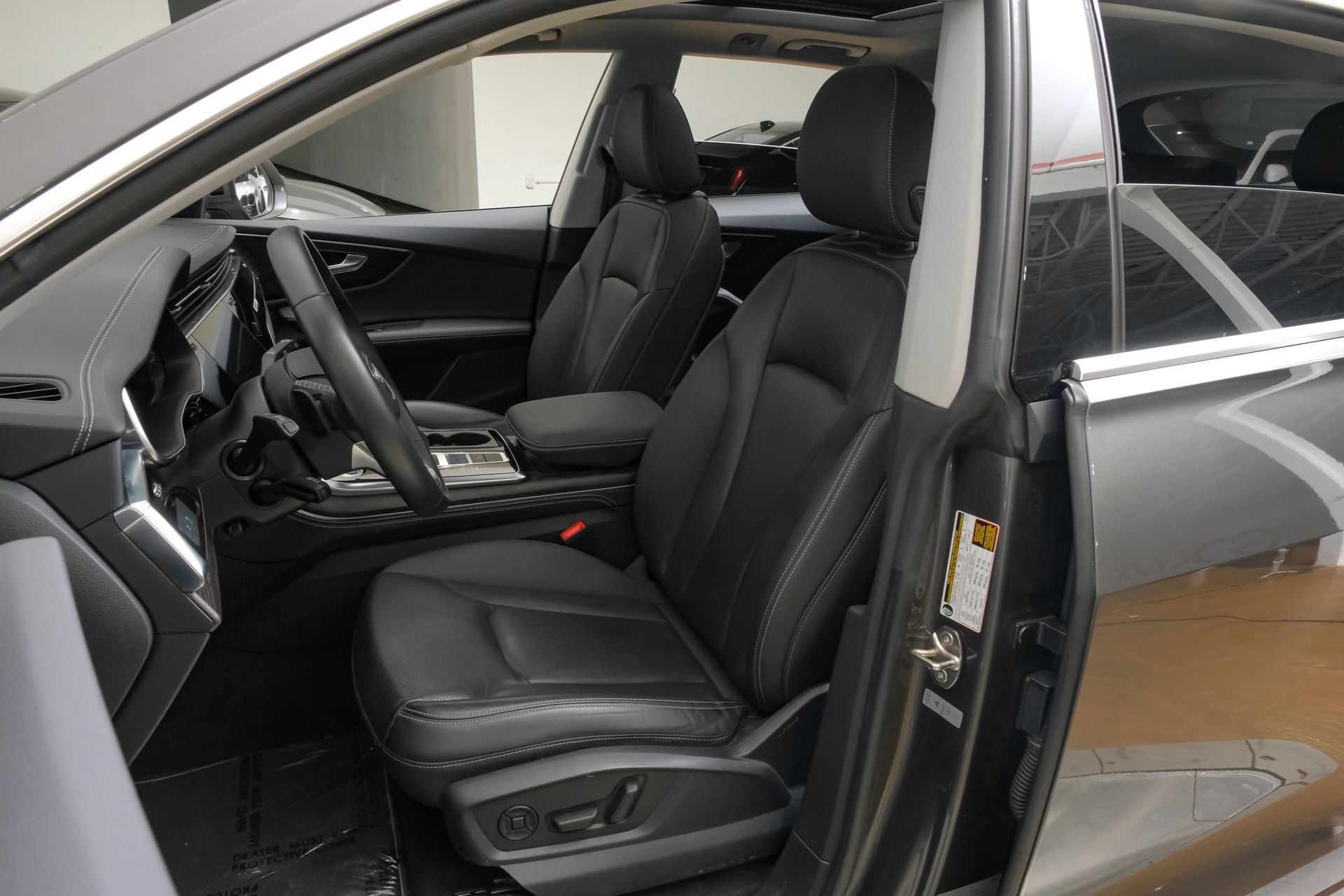 Used 2023 Audi Q8 Premium Plus w/ Premium Plus Package AWD/4WD image 37