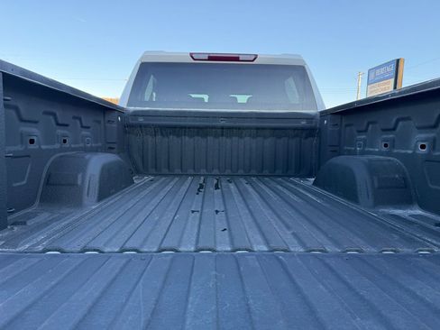 Used 2022 Chevrolet Silverado 1500 LT image 8