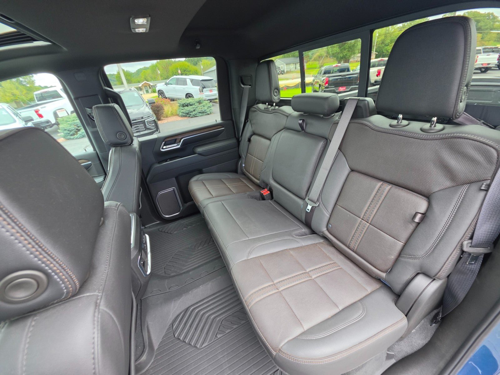 Used 2025 Chevrolet Silverado 2500 High Country w/ High Country Premium Package AWD/4WD image 23