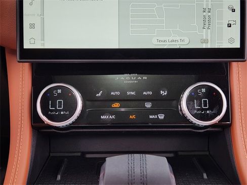 Used 2026 Jaguar F-PACE R-Dynamic S image 18