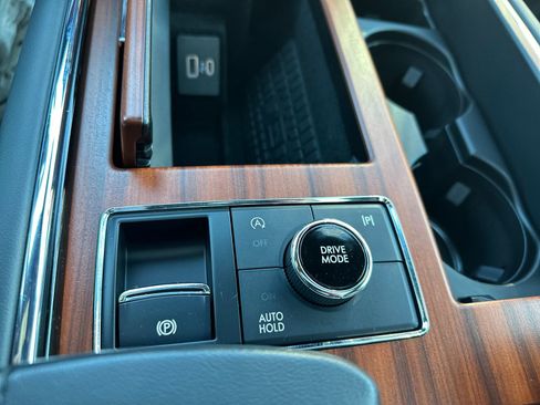 Used 2024 Lincoln Navigator Reserve image 49