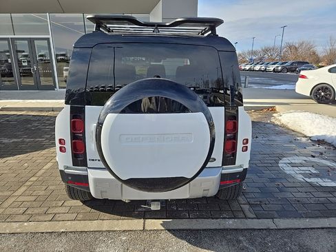 Used 2023 Land Rover Defender 110 S image 10