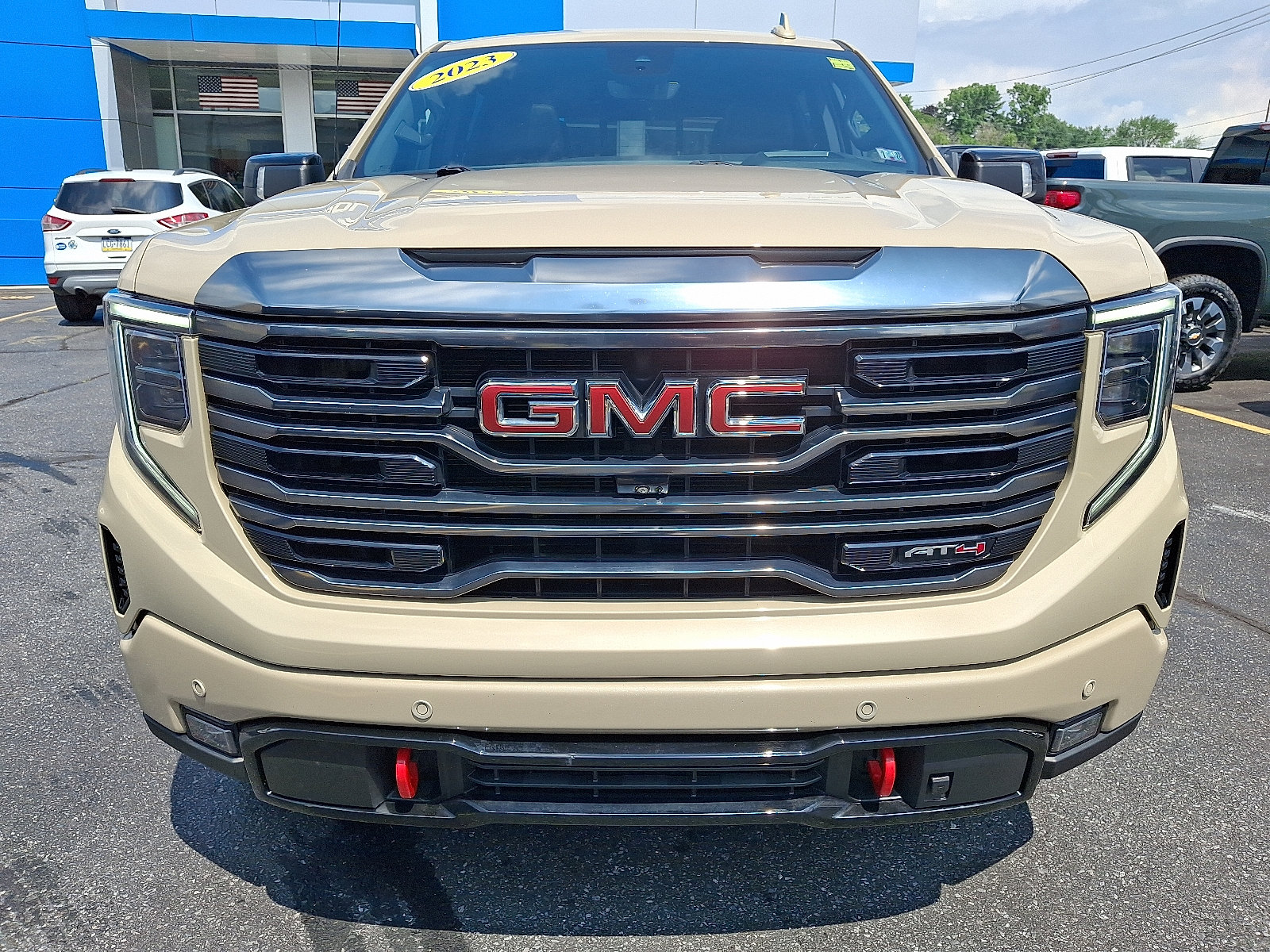 Used 2023 GMC Sierra 1500 AT4 w/ Technology Package AWD/4WD image 8