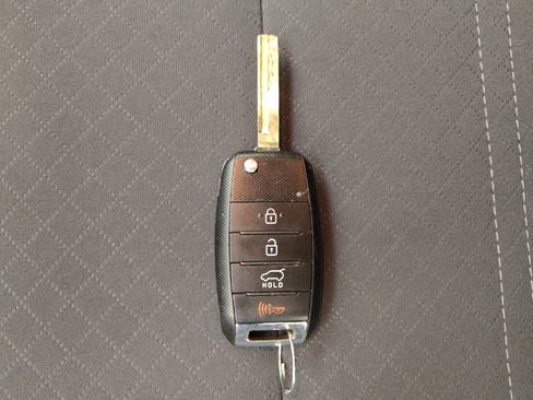 Used 2017 Kia Sorento AWD image 32