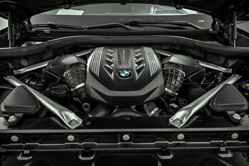 Used 2022 BMW X5 M50i w/ Executive Package AWD/4WD image 12