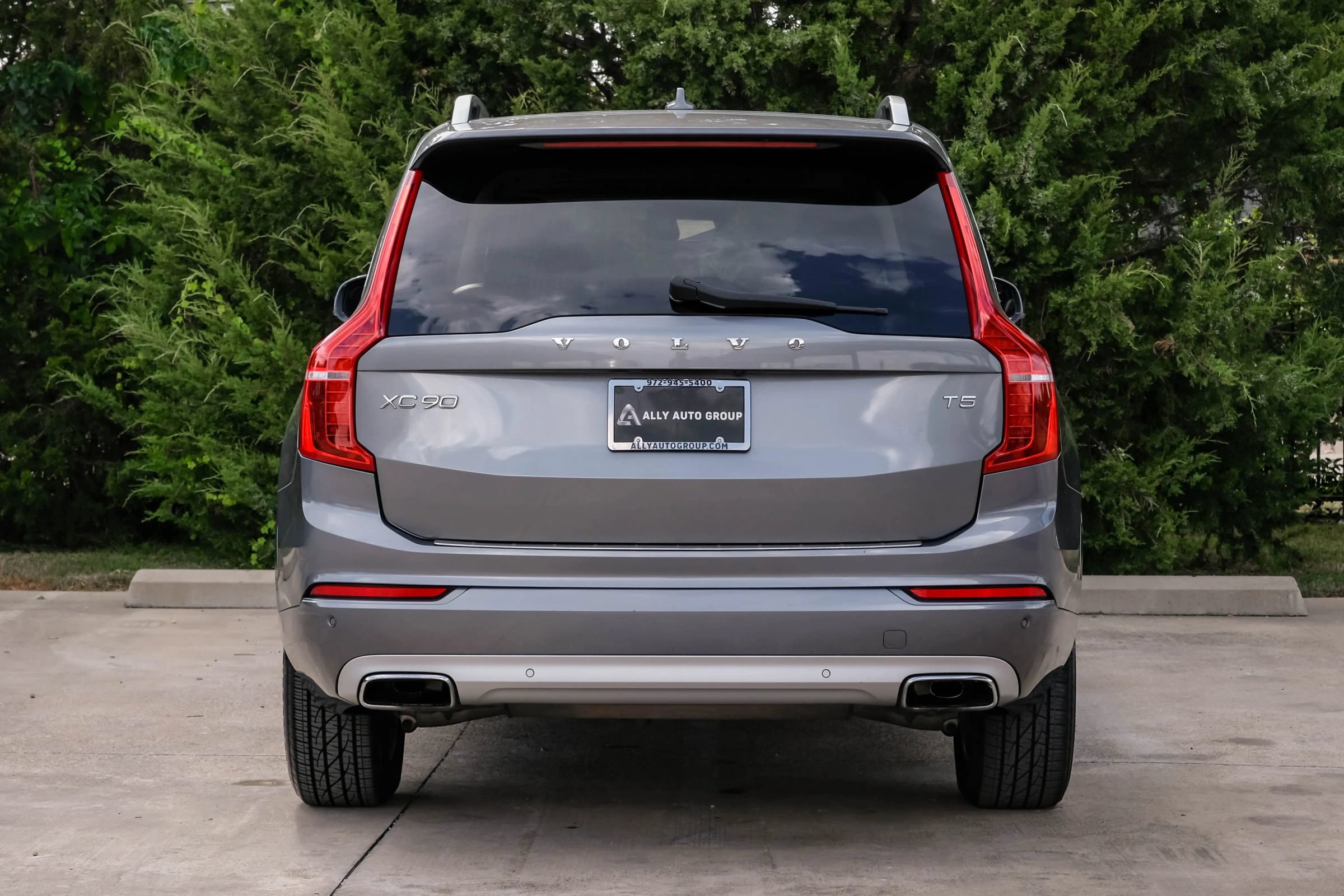Used 2017 Volvo XC90 T5 Momentum w/ Vision Package FWD image 10