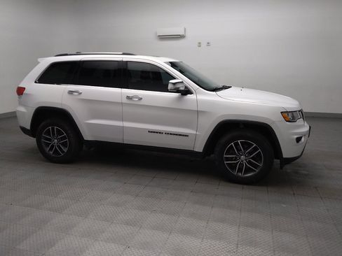 Used 2018 Jeep Grand Cherokee Limited AWD/4WD image 11