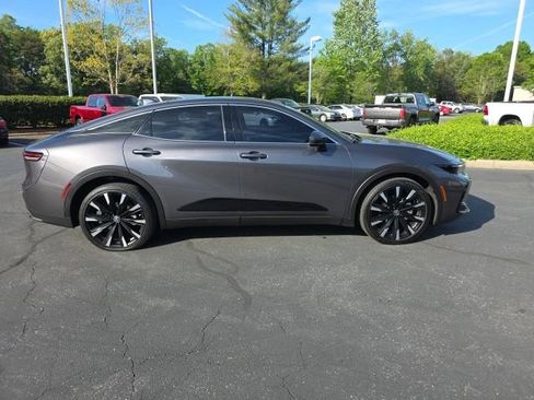 Used 2024 Toyota Crown Platinum image 2