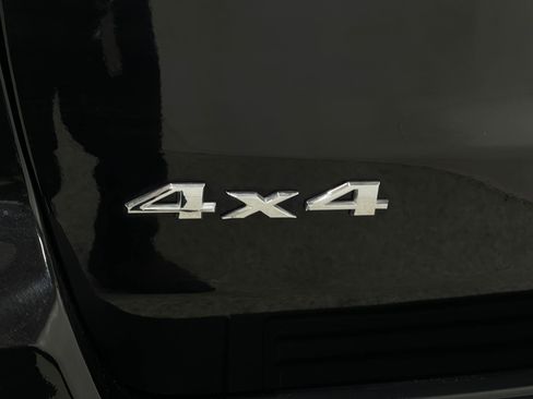 Used 2021 Jeep Grand Cherokee Laredo X image 39