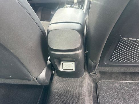 Used 2025 Hyundai Elantra SEL FWD image 15