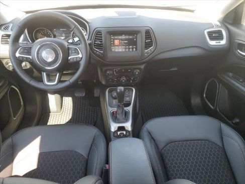 Certified 2018 Jeep Compass Latitude w/ Popular Equipment Group image 3