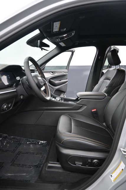 New 2026 Jeep Grand Cherokee Limited AWD/4WD image 9