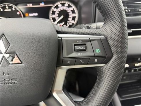 New 2026 Mitsubishi Outlander SE image 34