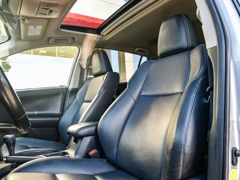 Used 2017 Toyota RAV4 Limited image 18