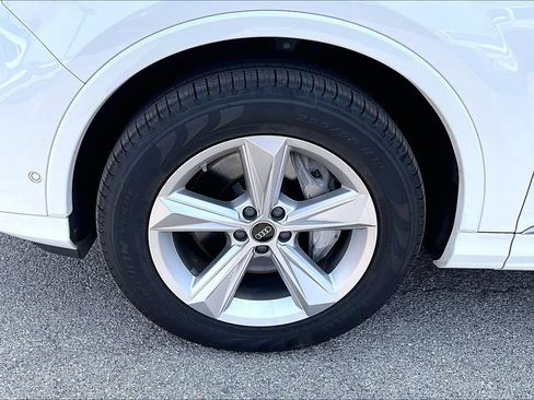 Used 2022 Audi Q7 2.0T Premium w/ Convenience Package AWD/4WD image 11