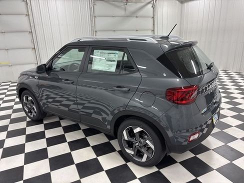 Used 2026 Hyundai Venue SEL FWD image 4