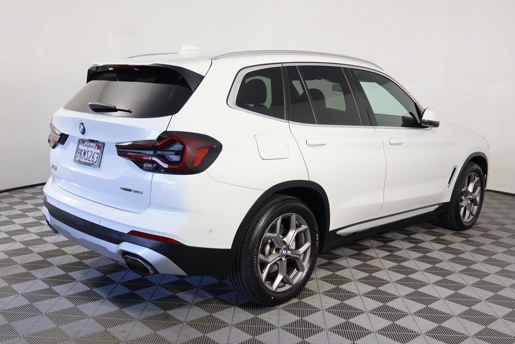 Certified 2024 BMW X3 sDrive30i w/ Convenience Package RWD image 4