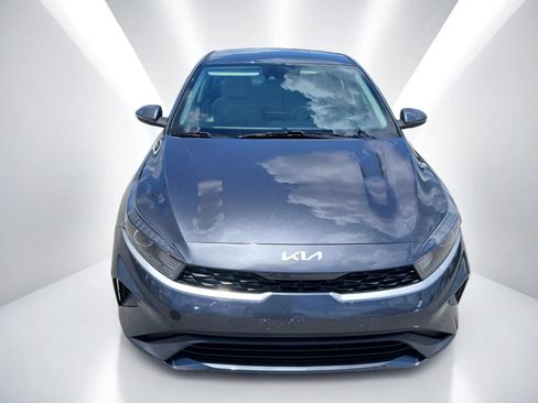 Used 2022 Kia Forte LXS w/ LXS Technology Package FWD image 3