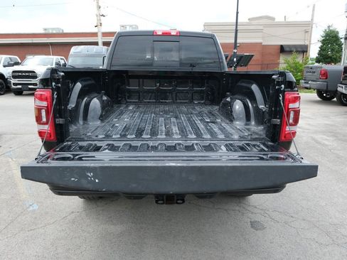 Used 2024 RAM 2500 Laramie w/ Safety Group AWD/4WD image 34