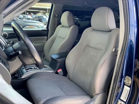 Used 2014 Toyota Tacoma PreRunner RWD image 11