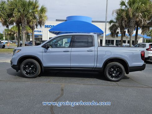 New 2026 Honda Ridgeline Black Edition image 2