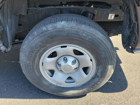 Used 2023 Toyota Tacoma SR AWD/4WD image 34