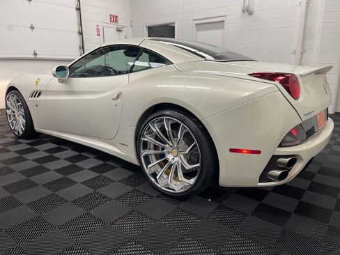 Used 2012 Ferrari California RWD image 7