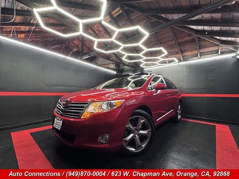 Used 2012 Toyota Venza XLE w/ XLE Premium Pkg FWD image 2