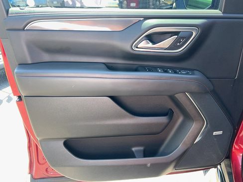 Used 2021 Chevrolet Tahoe RST w/ Luxury Package RWD image 11