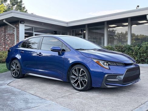 Used 2021 Toyota Corolla SE w/ SE Premium Package FWD image 3