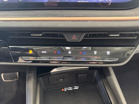 Used 2025 Buick Envision Sport Touring image 19