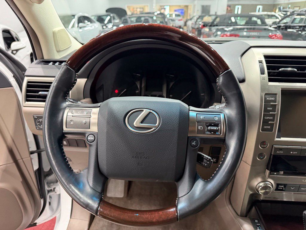 Used 2019 Lexus GX 460 Premium AWD/4WD image 40