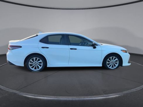 Used 2023 Toyota Camry LE FWD image 9