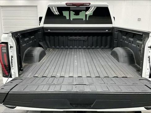 Used 2024 GMC Sierra 2500 AT4 w/ AT4 Premium Plus Package image 31