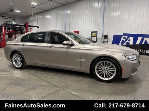 Used 2015 BMW 750Li xDrive image 27