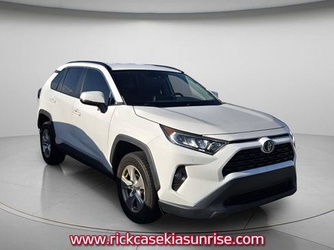 Used 2021 Toyota RAV4 XLE FWD image 4