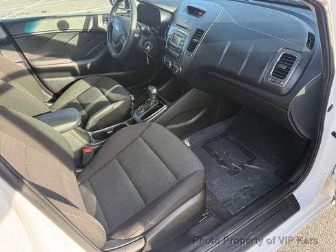 Used 2018 Kia Forte LX image 13