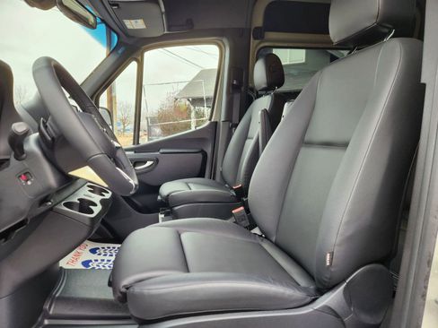 Used 2026 Mercedes-Benz Sprinter 2500 image 18