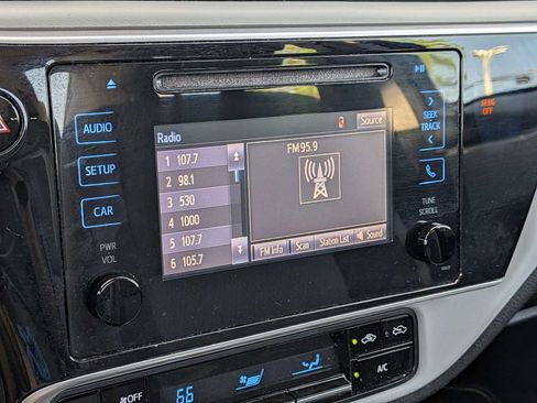 Used 2018 Toyota Corolla LE w/ Carpet Mat Package (TMS) FWD image 25