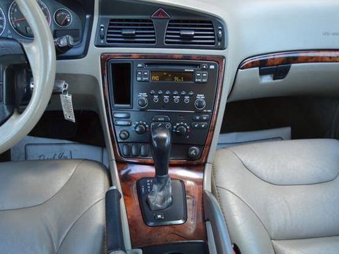 Used 2005 Volvo XC70 AWD/4WD image 20