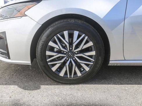Used 2023 Nissan Altima 2.5 SV FWD image 10