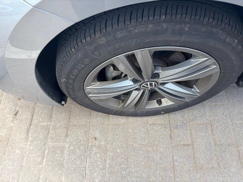 Used 2024 Volkswagen Jetta SE FWD image 2