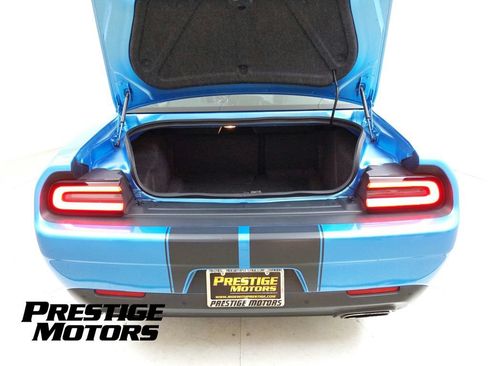 Used 2016 Dodge Challenger SRT RWD image 30