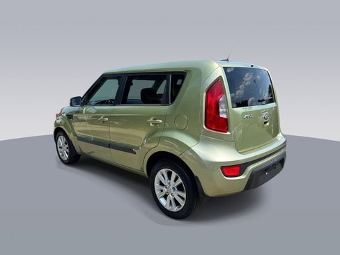 Used 2013 Kia Soul + FWD image 5