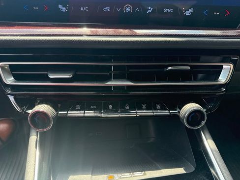 Used 2024 Chevrolet Traverse Z71 w/ LPO, Floor Liner Package AWD/4WD image 26