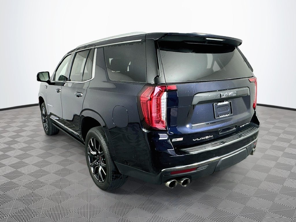 Used 2024 GMC Yukon Denali Ultimate w/ LPO, Floor Liner Package AWD/4WD image 9