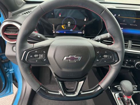 Used 2025 Chevrolet Trax RS w/ Driver Confidence Package image 12